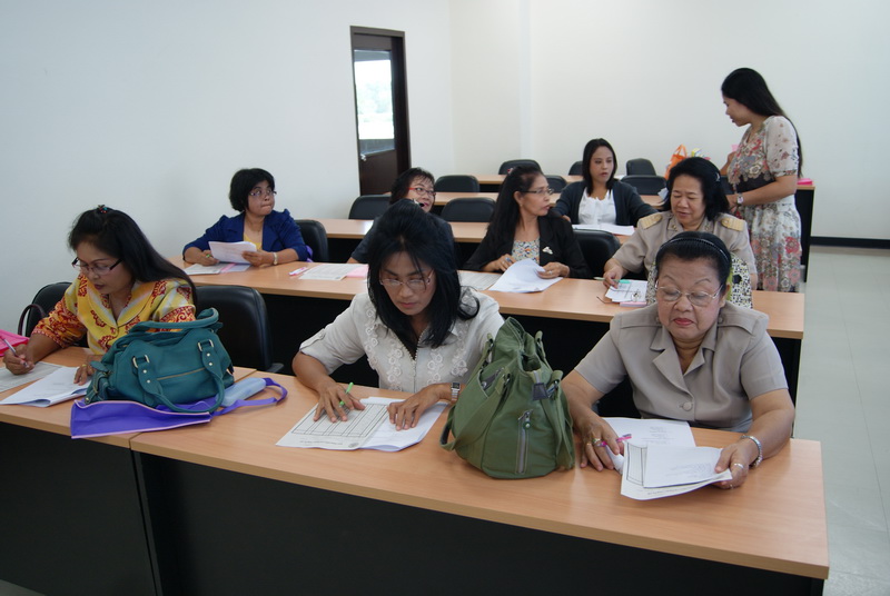 โครงการอบรมเสริมสร้างศักยภาพครูผู้สอนในโรงเรียนการศึกษาขั้นพื้นฐานที่สอนรายวิชาไม่ตรงกับสาขาวิชาที่สำเร็จการศึกษา” (ครูไม่ตรงวุฒิ) สาขาวิชาภาษาไทย วันที่ 29 กรกฎาคม – 2 สิงหาคม 2556