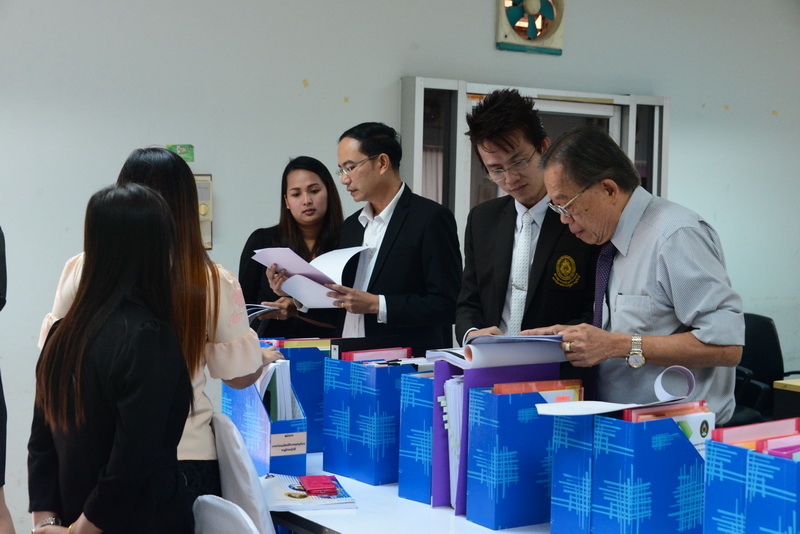 คณะครุศาสตร์ต้อนรับ  คณะกรรมการติดตาม  ตรวจสอบ  และประเมินผลงานในตำแหน่งคณบดี