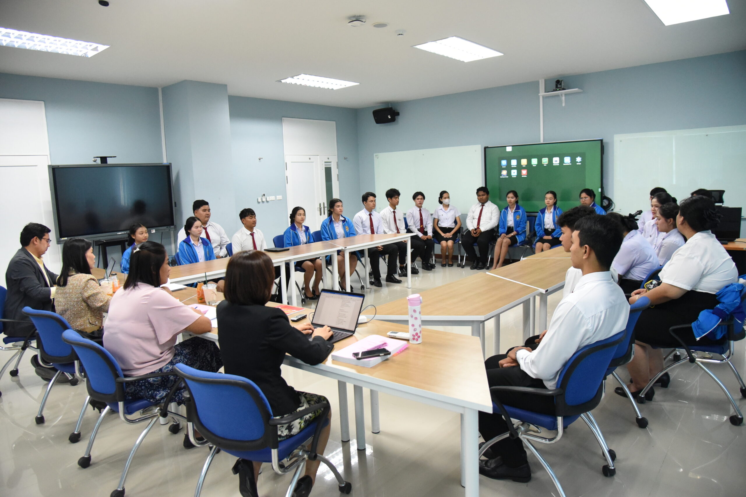 คณะครุศาสตร์เข้ารับการประกันคุณภาพการศึกษาภายใน ระดับหลักสูตร ประจำปีการศึกษา 2567 ระหว่างวันที่ 7-9 และ 14 กรกฎาคม 2568 ณ ห้องประชุมกัลยาณมิตร และห้อง ED527 Smart Classroom
