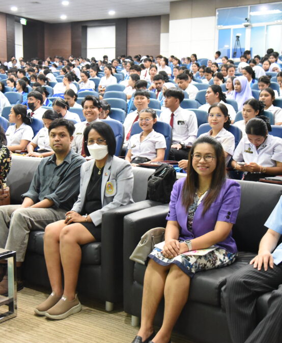 กิจกรรมการสะท้อนและการแลกเปลี่ยนเรียนรู้ประสบการณ์การฝึกประสบการณ์วิชาชีพครู (มัชฌิมนิเทศ)