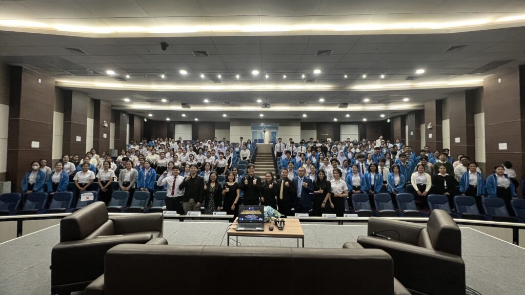 ที่ห้องประชุมครุพัฒน์ คณะครุศาสตร์ มหาวิทยาลัยราชภัฏสุราษฎร์ธานี